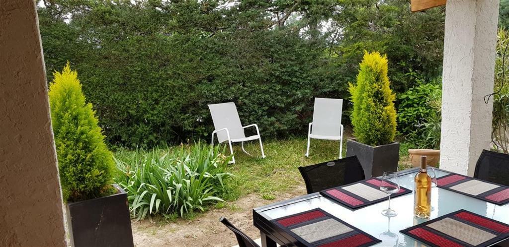 Carnoux-en-Provence Villa T3 A 10' De Cassis - Piscine Privee Et Cuisine D'Ete Exterieure מראה חיצוני תמונה