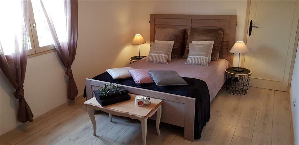 Carnoux-en-Provence Villa T3 A 10' De Cassis - Piscine Privee Et Cuisine D'Ete Exterieure מראה חיצוני תמונה